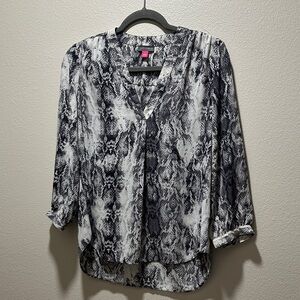 Vince Camuto Monochrome Snake Print Blouse